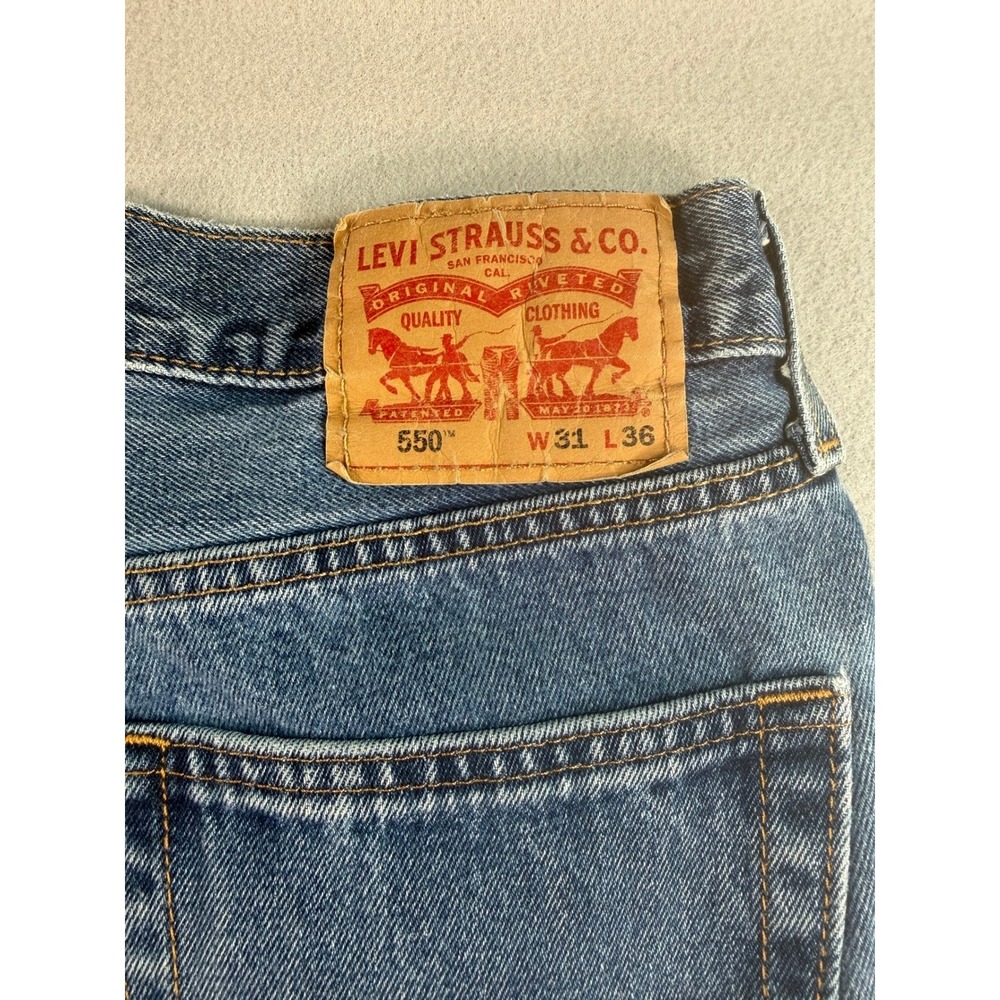Levis 550 Relaxed Fit Jeans Mens 31x36 Medium Wash Blue Denim 550-0216